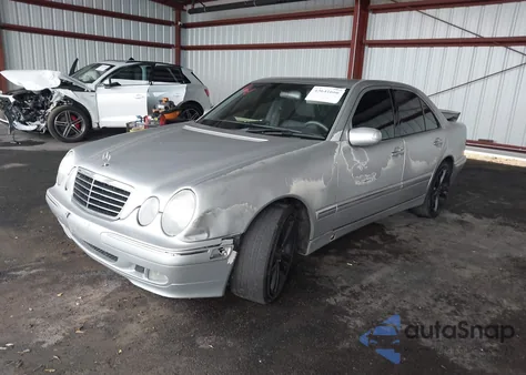 2001 Mercedes-Benz E 320 z USA, uszkodzony, nr VIN WDBJF65J61B294385